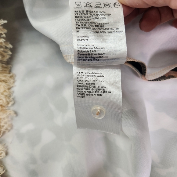 H&M A-Line Skirt Camouflage Print Midi Skirt With A Fringe Trim Size 8 - Picture 9 of 12